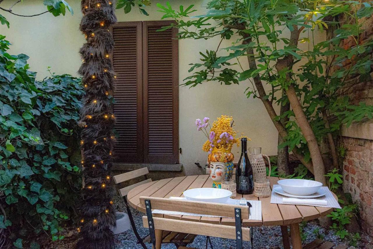Apartment Secret Garden In The Heart Of Isola Milan
