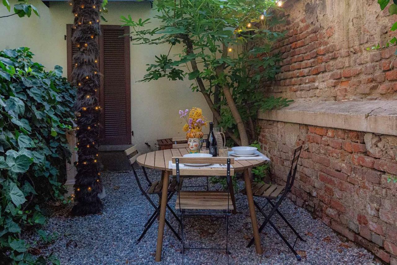 Secret Garden In The Heart Of Isola Apartment Milan