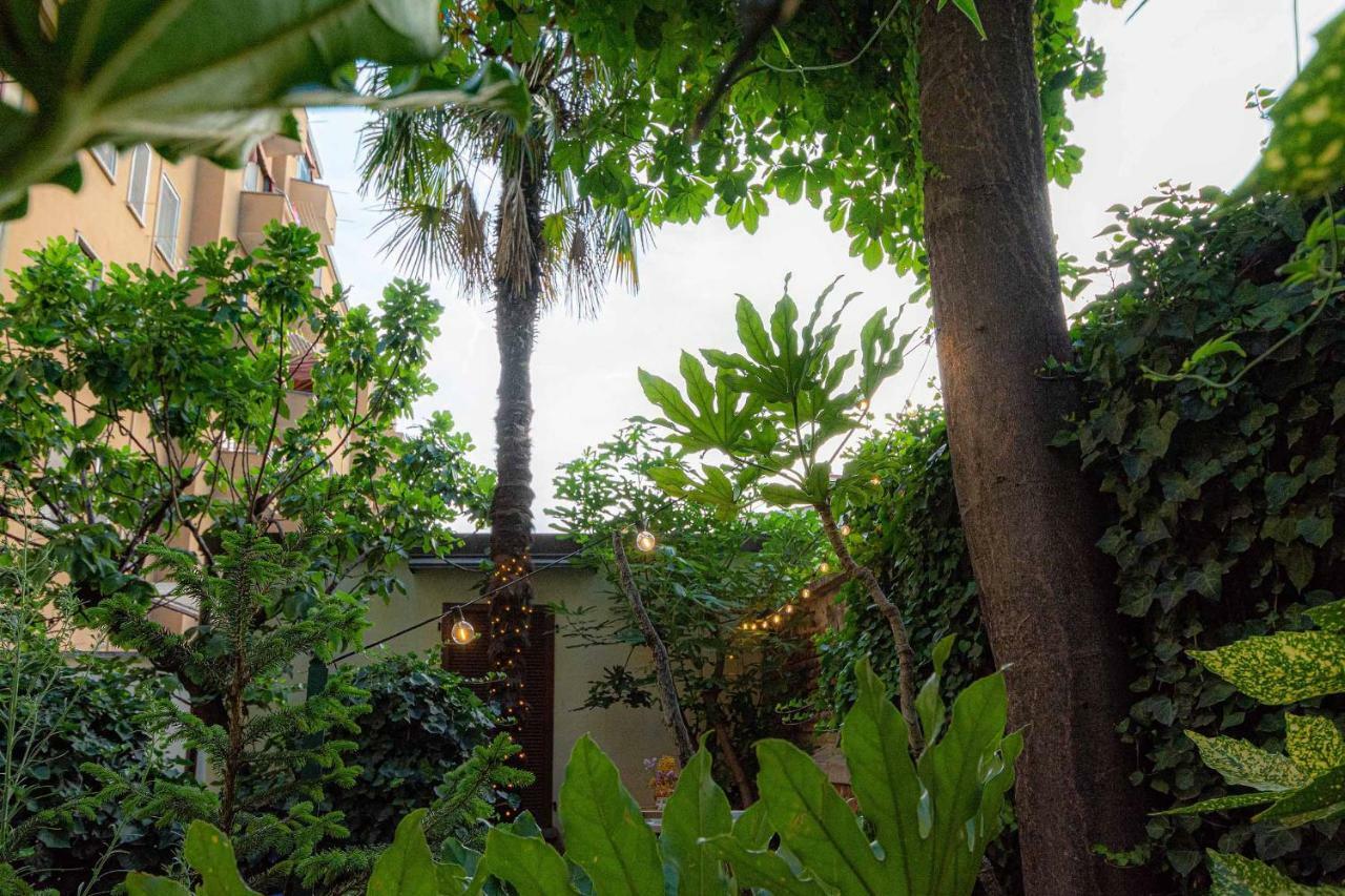 Secret Garden In The Heart Of Isola * Milan